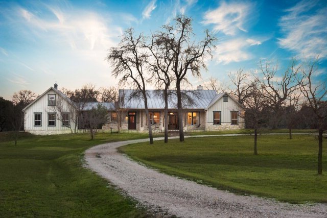 3103 Center Point Rd, Fredericksburg, TX 78624 - photo 1