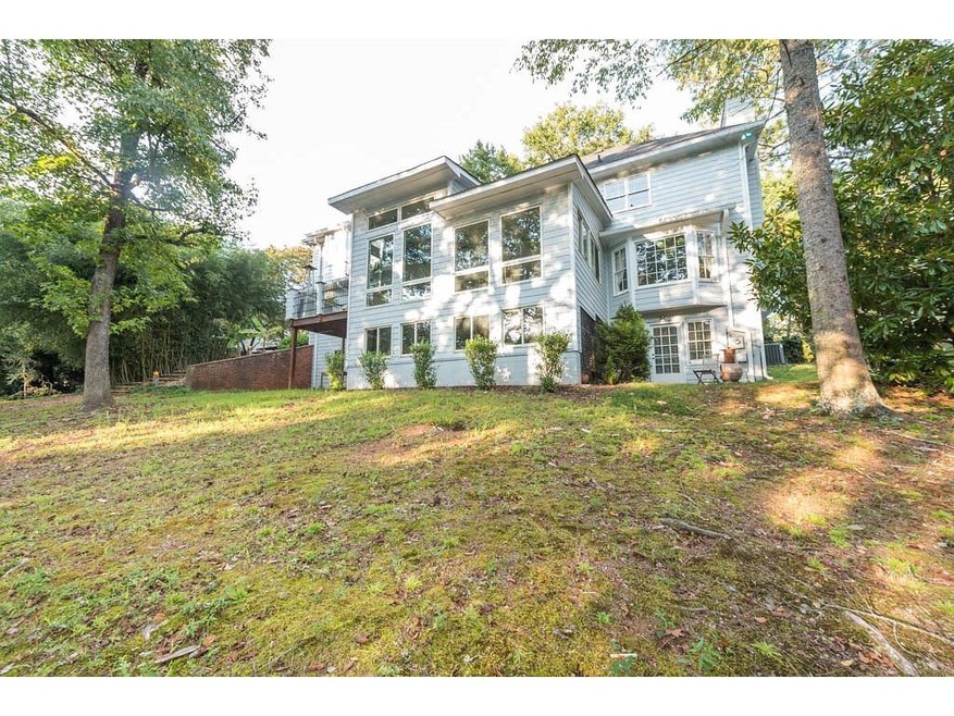 A waterfront home in the middle of Roswell, within