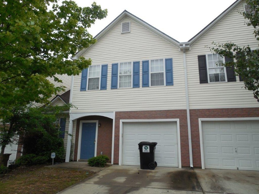 EXCELLENT REMODELED TOWNHOME WITH THREE BEDROOMS A
