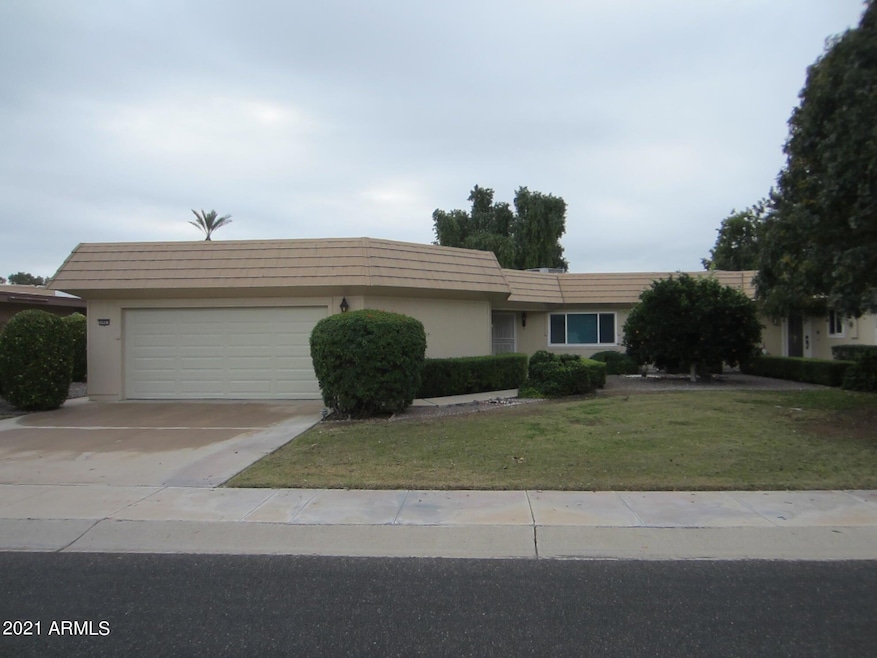 10601 W Pineaire Dr, Sun City, AZ 85351 - photo 1