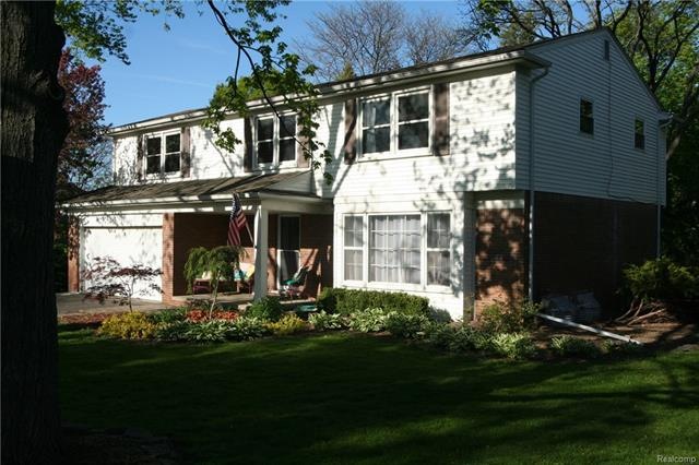 Fabulous Updated Turnkey Home with Bloomfield Hill