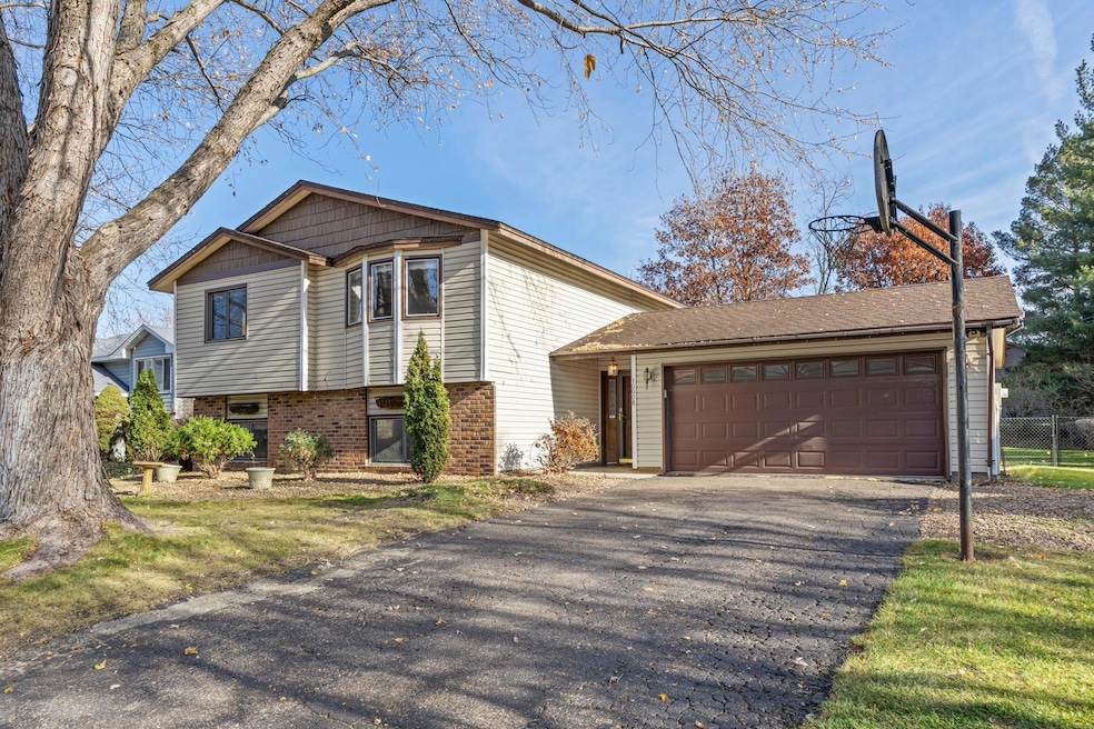 10908 Maryland Ave N, Champlin, MN 55316 - photo 1