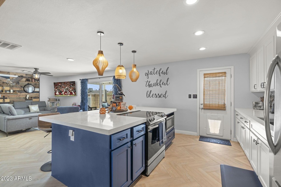 9-web-or-mls-8423-e-palm-ln