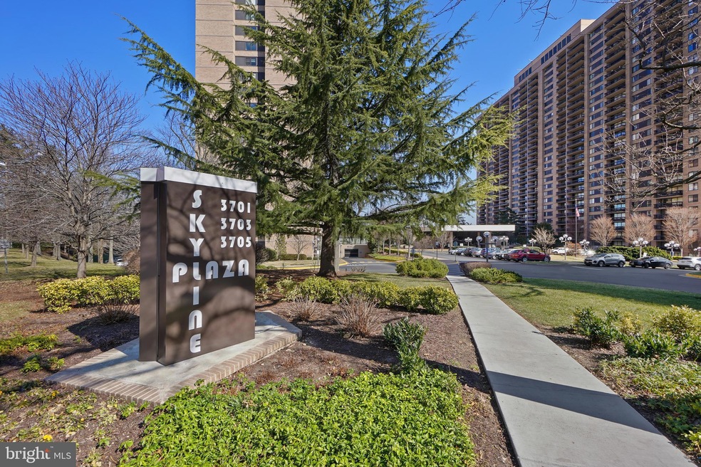 Skyline Plaza unit 609N, Baileys Crossroads, VA 22041 - photo 1