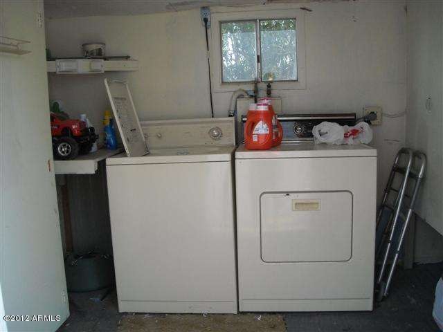 Laundry room in shed