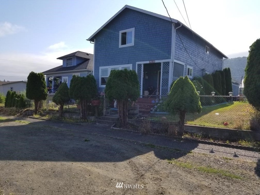 1210 Cedar St, Raymond, WA 98577 - photo 1