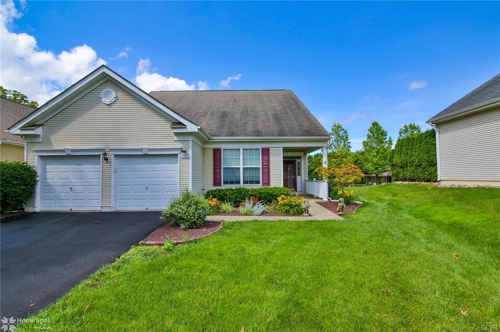 7097 Queenscourt Ln unit I50, Macungie, PA 18062 - photo 1