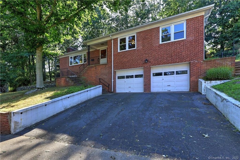 129 Whittier Rd, New Haven, CT 06515 - photo 1