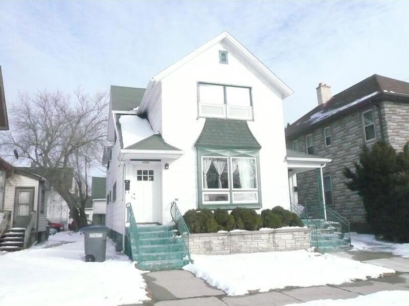 1323-1325 N 12th