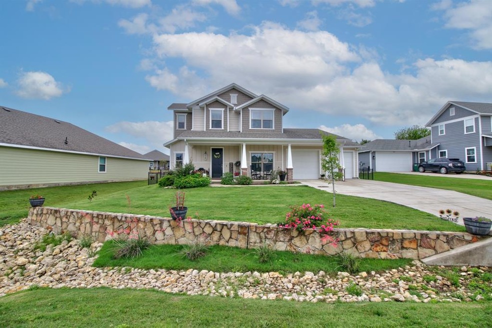 1345 Greenfield St, Gainesville, TX 76240 - photo 1