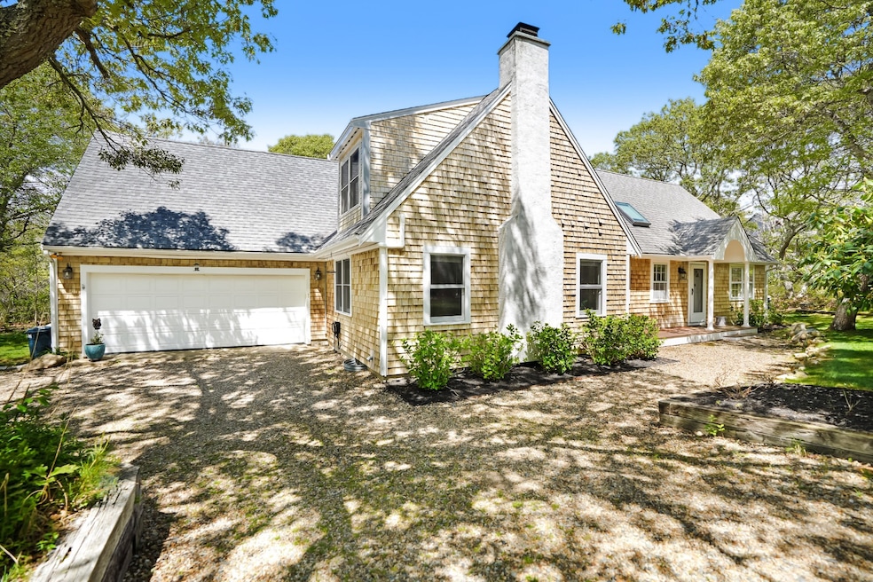 1 Thames Ct, Edgartown, MA 02539 - photo 1