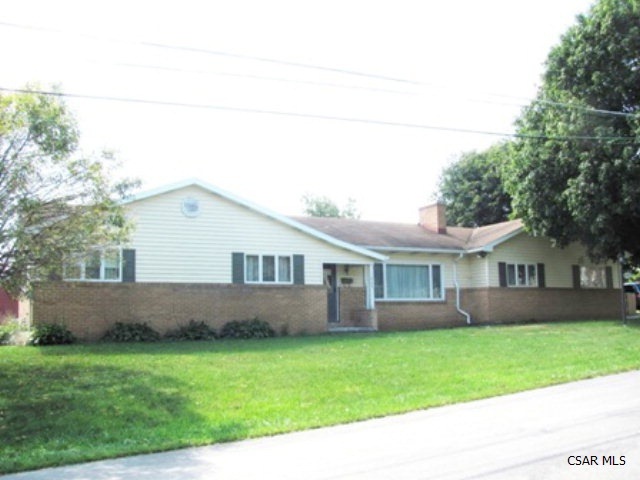 1905 Dundee Ln, Johnstown, PA 15905 - photo 1