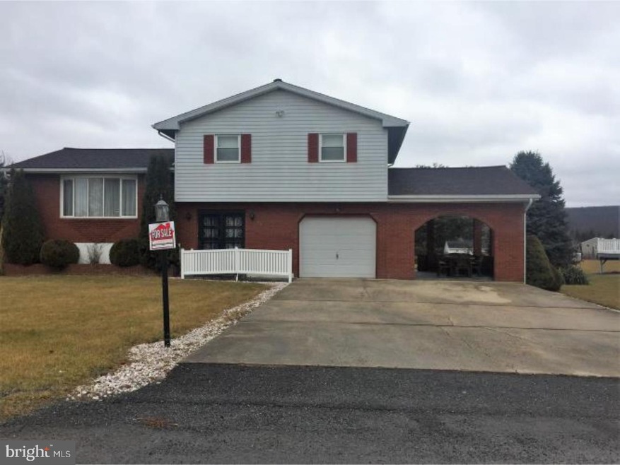 52 Hometown Ave, Tamaqua, PA 18252 - photo 1