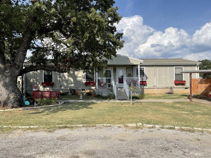 3207 Highview Ct, Granbury, TX 76049 - photo 1