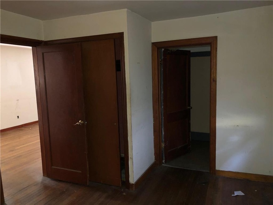 7126 Agnes Ave, Kansas City, MO 64132 - photo 1