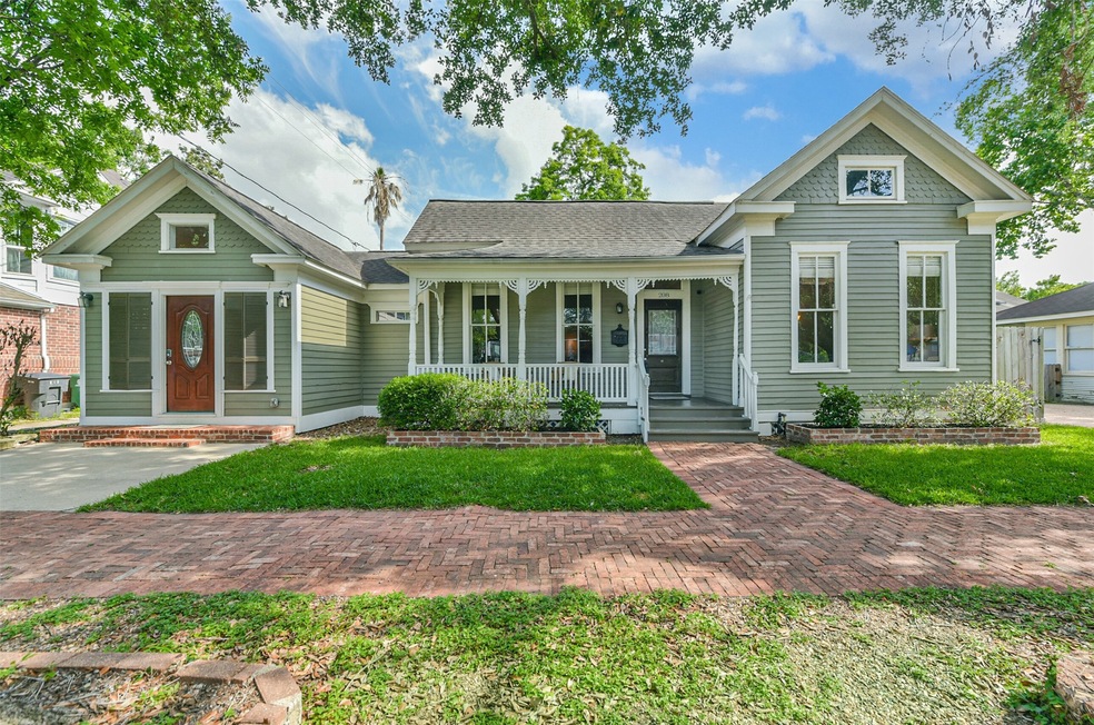 208 E 8th St, Houston, TX 77007 - photo 1