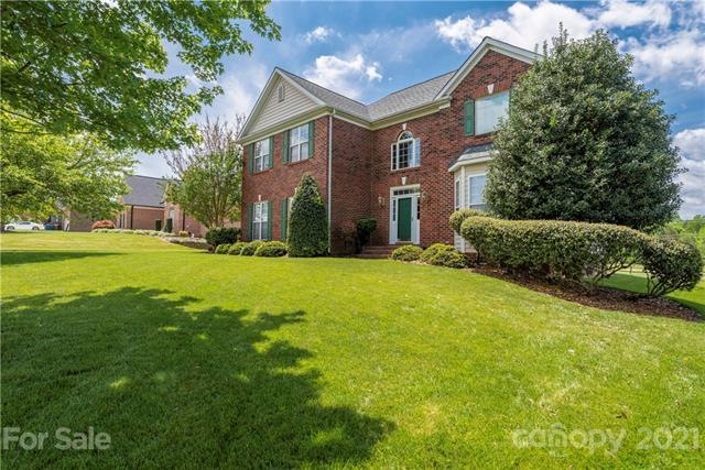 132 Fox Den Cir, Statesville, NC 28677 - photo 1