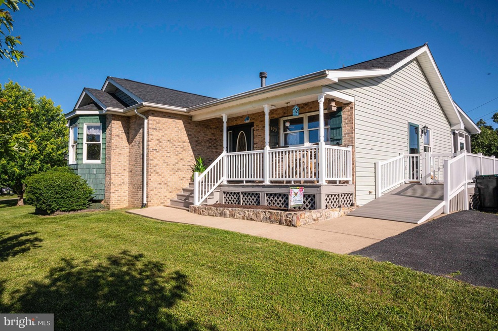 690 Christiansen Dr, Strasburg, VA 22657 - photo 1