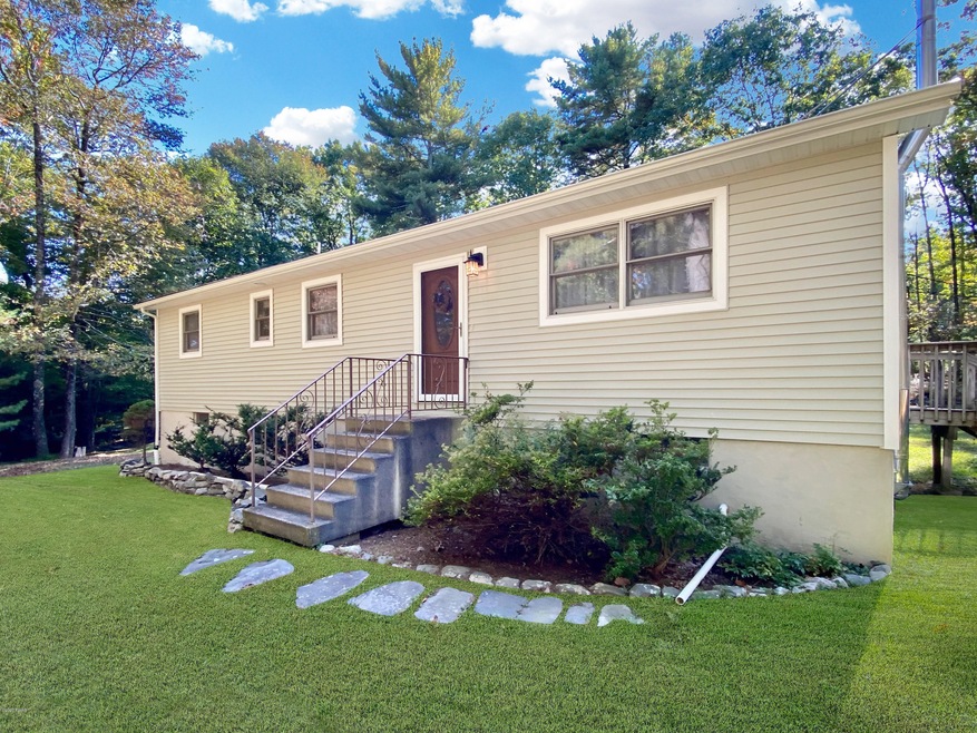 162 Meadow Ridge Acres Rd, Milford, PA 18337 - photo 1