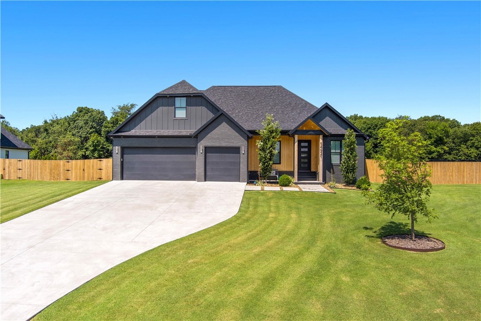 14921 Tikaani Dr, Siloam Springs, AR 72761 - photo 1