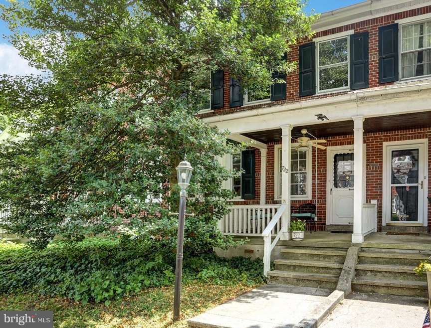 722 Wayne Ave, Reading, PA 19611 - photo 1