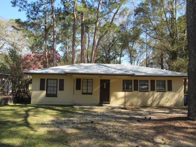 1207 Goff St, Tifton, GA 31794 - photo 1