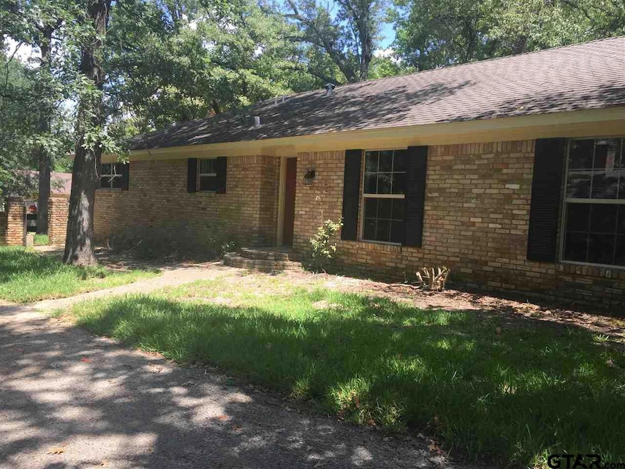 1711 1711 Kensington Dr, Tyler, TX 75703 - photo 1