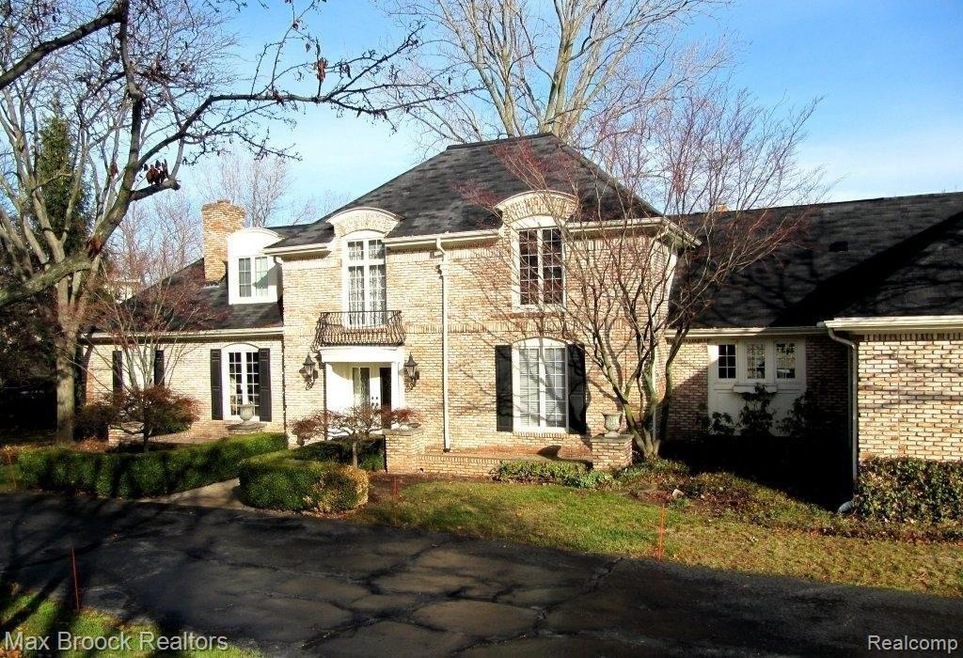 3874 Wabeek Lake Dr W, Bloomfield Hills, MI 48302 - photo 1