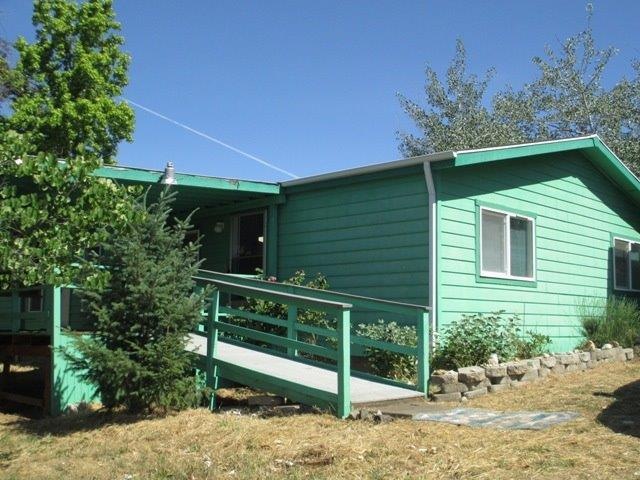 11980 Blackwell Rd, Central Point, OR 97502 - photo 1