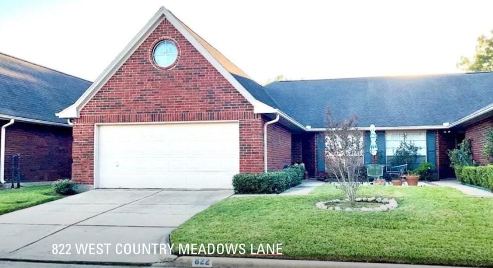 822 W Country Meadows Ln, Pearland, TX 77584 - photo 1