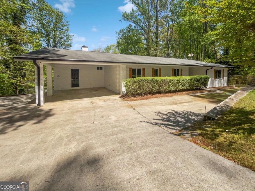 6095 Blackberry Ln, Buford, GA 30518 - photo 1