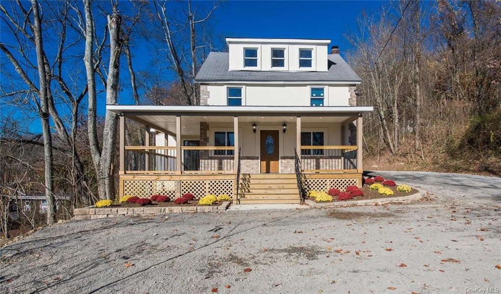 165 E Dorsey Ln, Poughkeepsie, NY 12601 - photo 1