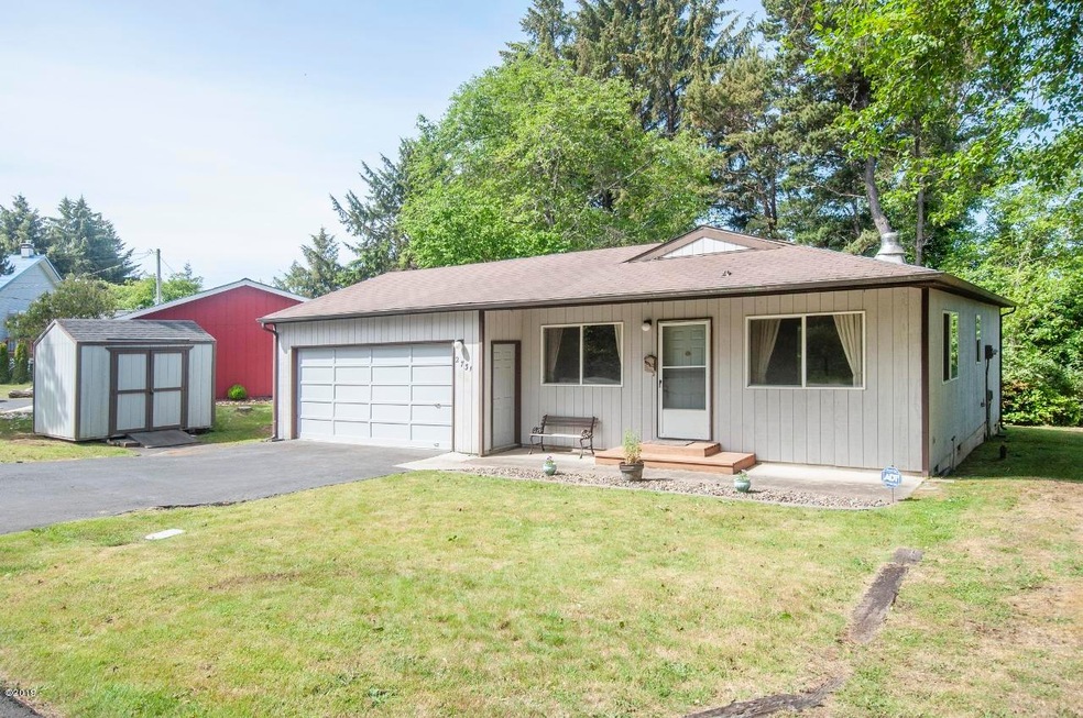 2731 SW Dune Ave, Lincoln City, OR 97367 - photo 1