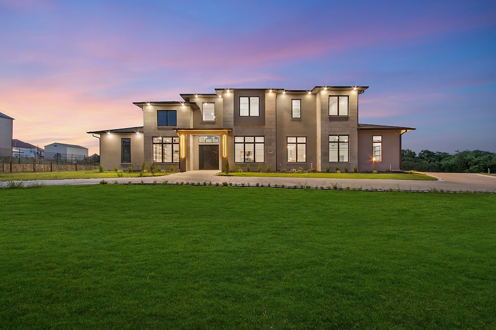 For Sale $2,300,000 • Co-Listing Agent