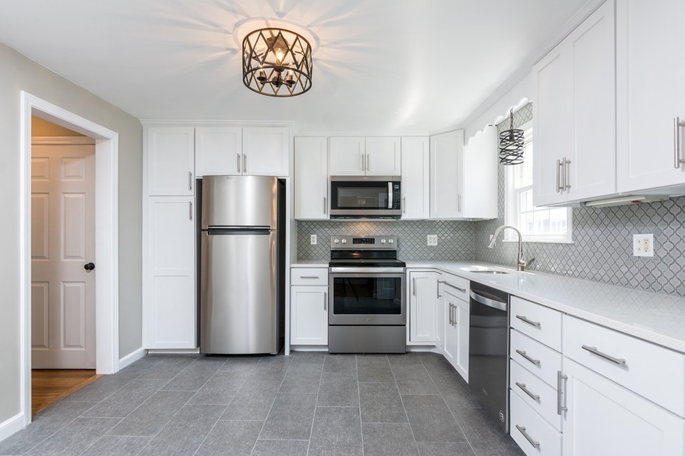 166 Warren St unit 166, Watertown, MA 02472 - photo 1