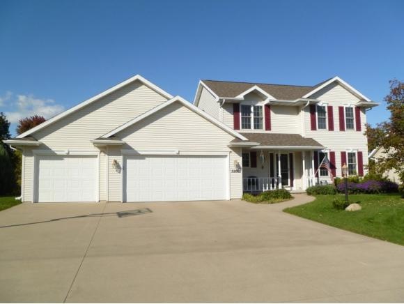 W5860 Sweet Clover Dr, Appleton, WI 54915 - photo 1