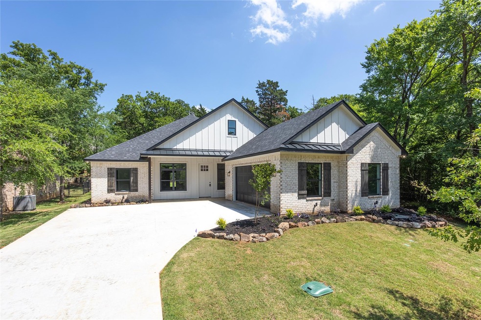 377 Dublin Cir, Gordonville, TX 76245 - photo 1