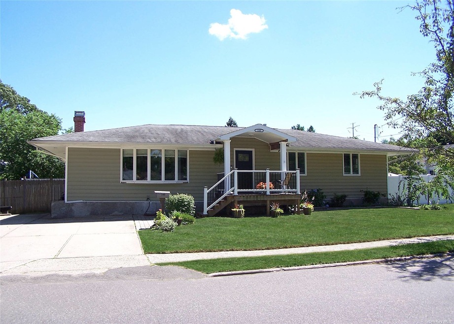 Lovely 3Br, 2Bth Ranch Has So Much To Offer