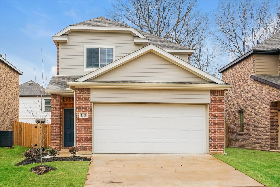 1309 Ester Ln, Ennis, TX 75119 - photo 1