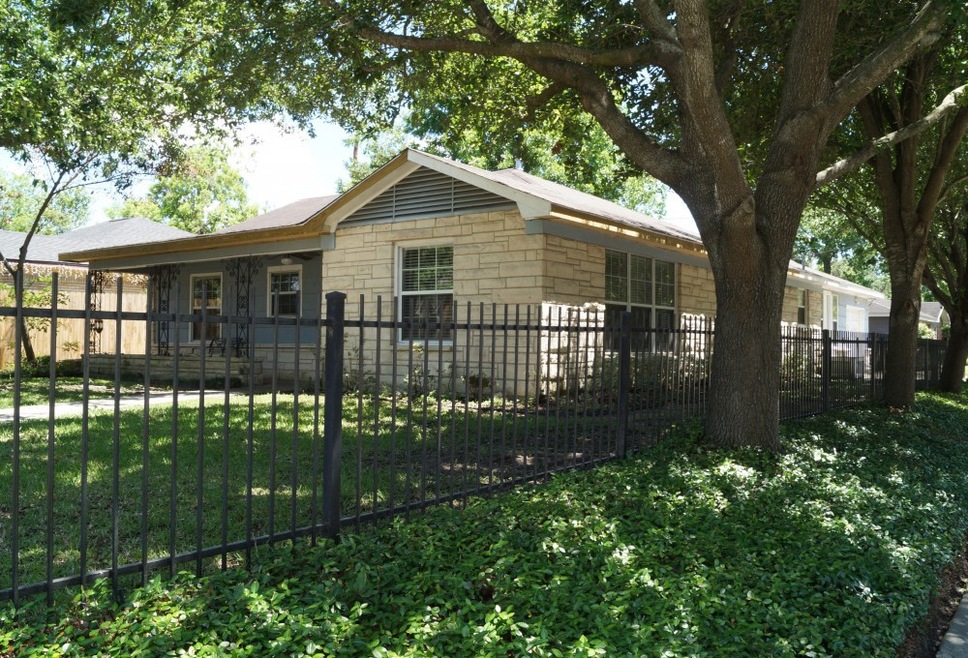 502 Sue St, Houston, TX 77009 - photo 1