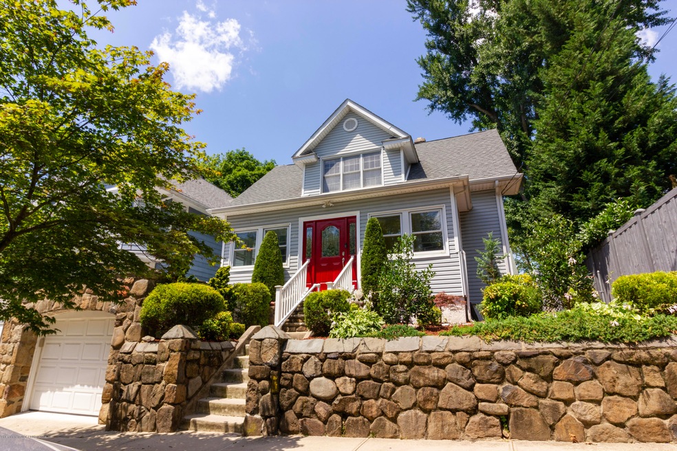 173 Maine Ave, Staten Island, NY 10314 - photo 1