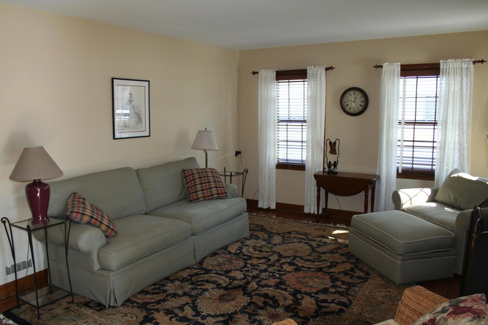 406 Fallis Rd, Columbus, OH 43214 - photo 1