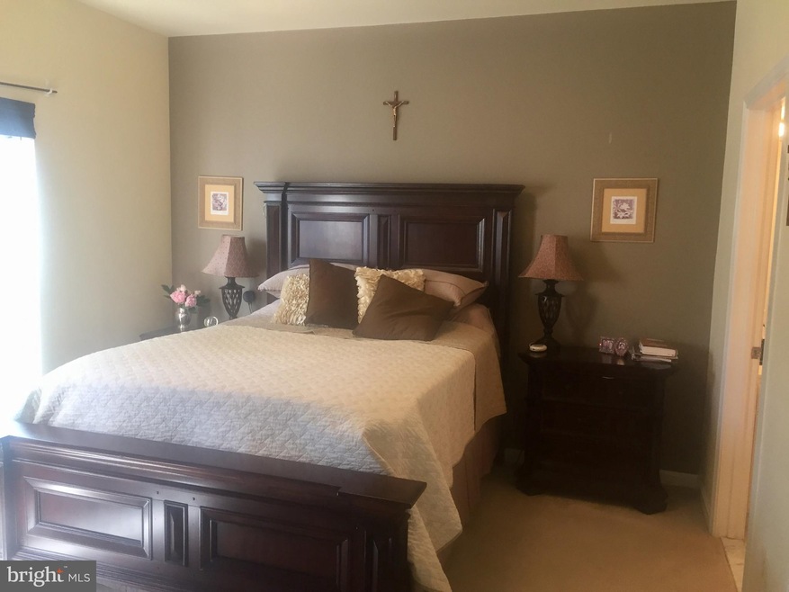 11301 Westbrook Mill Ln unit 302, Fairfax, VA 22030 - photo 1