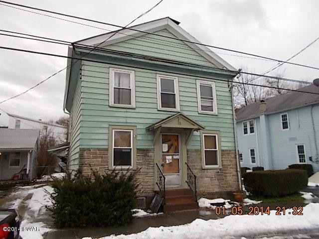 210 River St, Hawley, PA 18428 - photo 1