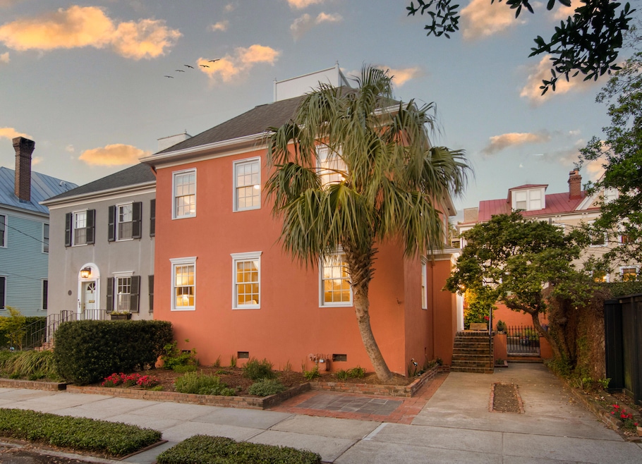 2 Colonial