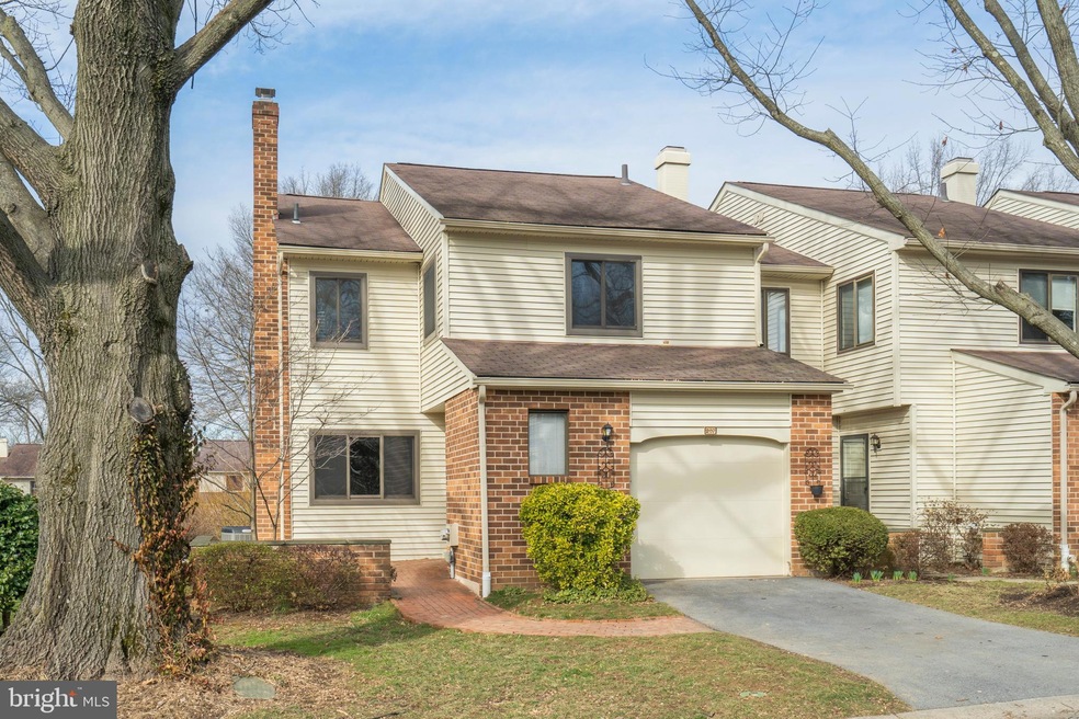 207 Chase Rd, Chesterbrook, PA 19087 - photo 1