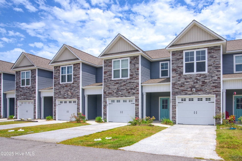 For Rent $1,600/month