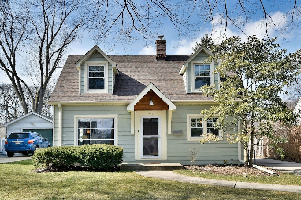 738 S Highland Ave, Arlington Heights, IL 60005 | Homes.com