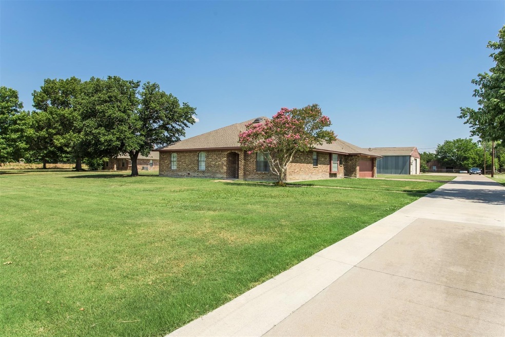 1915 E Brown St, Wylie, TX 75098 - photo 1