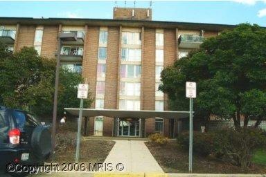 6011 Emerson St unit 302, Bladensburg, MD 20710 - photo 1